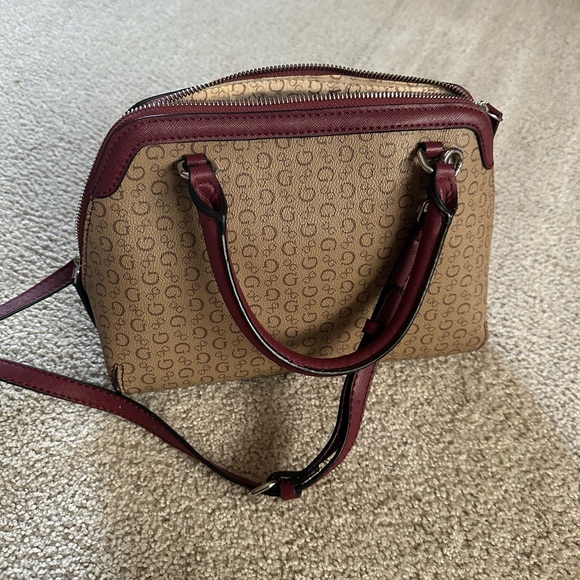 Guess bag - Picture 2 of 3